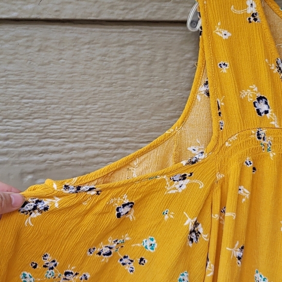 Eyeshadow brand yellow cold shoulder top 2x - Picture 5 of 10